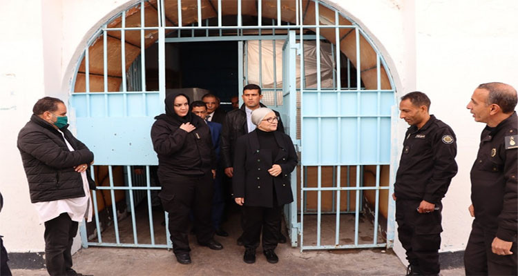 وزيرة العدل تزور السجن المدني بالرابطة وتعاين ظروف ايداع المساجين به