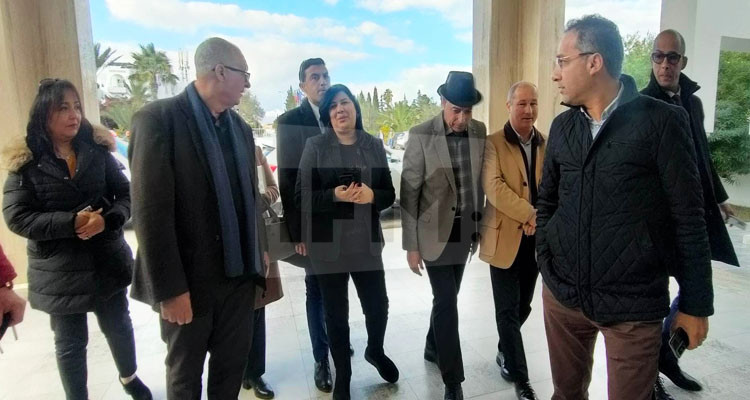 ترتيب البيت الداخلي ووضع خطة مستقبلية أبرز محاور اجتماع للدستوري الحر بالحمامات
