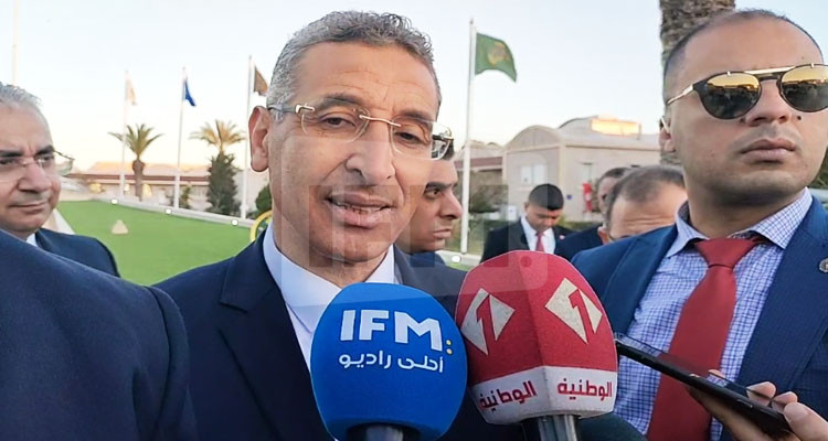 وزير الداخلية يعلن استقالته من منصبه في المباشر بإذن من رئيس الجمهورية