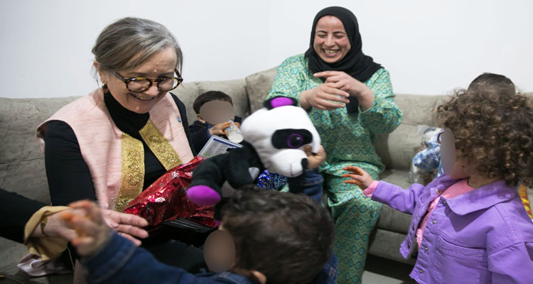 رئيسة الحكومة تشارك أطفال قرية ''س و س'' بقمرت فرحة عيد الفطر