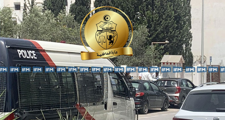 وزارة الداخلية: منفذ عملية الطعن أستاذ تعليم ثانوي يعاني من اضطرابات نفسية