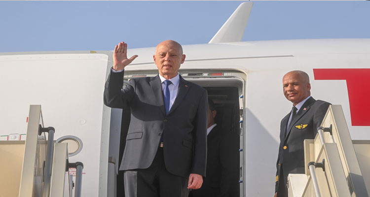 رئيس الدولة يغادر تونس في اتجاه روما للمشاركة في مؤتمر دولي حول الهجرة والتنمية