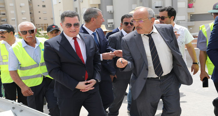 وزير النقل: تواتر سفرات المترو شهد بعض الاضطرابات وتأثر بموجة الحر