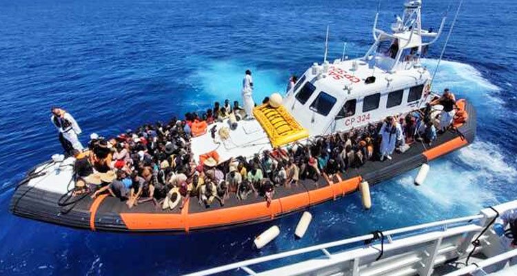 النيابة العمومية تتحرك بعد غرق 41 مهاجرا قبالة لامبيدوزا كانوا على متن مركب انطلق من صفاقس