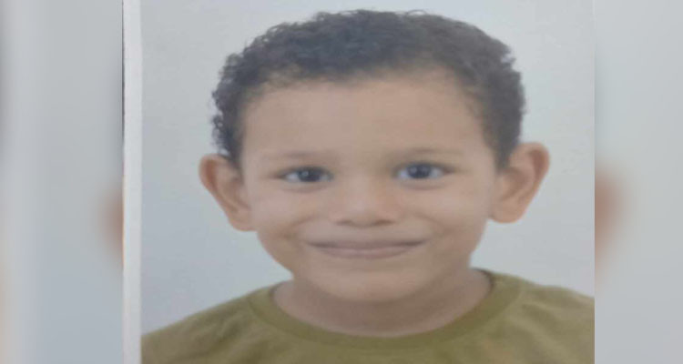 الطفل أمير الوسلاتي خرج للعب أمام منزلهم بسيدي داود ثم اختفى فجأة