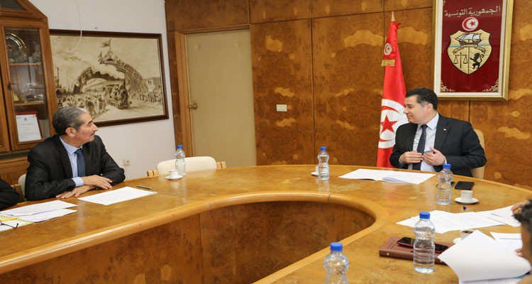 المجيدي يدعو ديوان البحرية والموانئ الى حل الاشكاليات لتفريغ حمولات المواد الغذائية