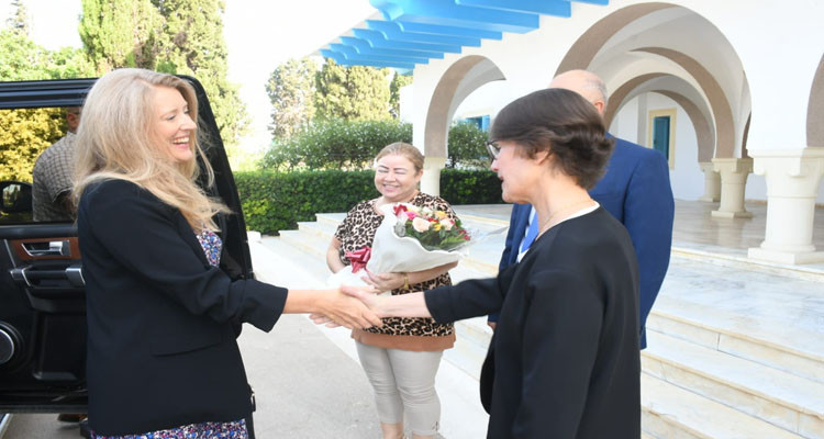 سفيرة المملكة المتحدة بتونس تثمن النقلة النوعية للتنمية بولاية نابل