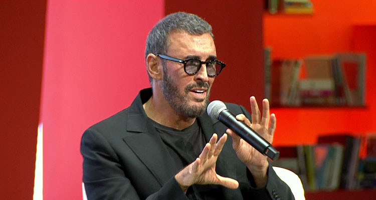 كاظم الساهر يعلن عن تسجيل أغنية جديدة بعنوان ''أوقفوا الحـ،رـ،بـ،''