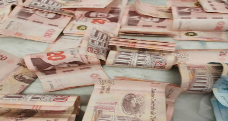 يحدث في قفصة: يعيد أكثر من 7 ملايين إلى صاحبها ويرفض حتى استلام مكافأة