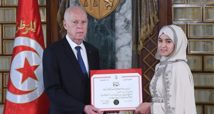 رئيس الدولة يشرف على موكب تسليم جوائز المتفوقين في حفظ القرآن الكريم