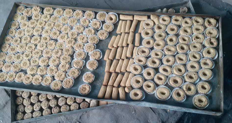 باجة: "الكوشة العربي" لا يزال لها مكانة في إعداد حلوبات العيد والأكلات التقليدية