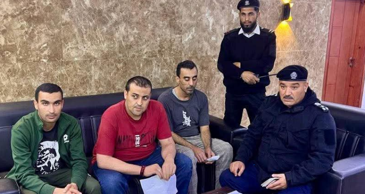 ليبيا تتسلم 3 مواطنين أفرجت عنهم السلطات التونسية