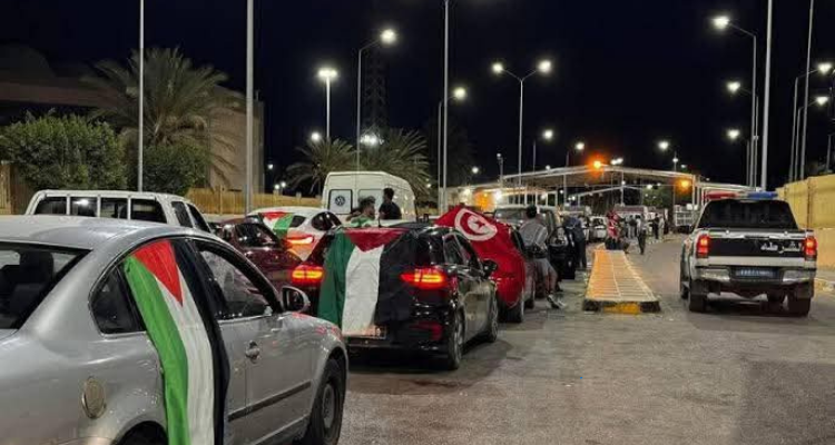 عاجل: قوات الأمن والجيش توقف سير قافلة الصمود عند  مدخل سرت