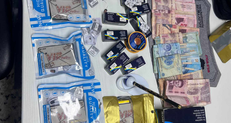 قفصة: الإطاحة بشخص تعمد استغلال معدات حديثة لتسهيل الغش في الباكالوريا