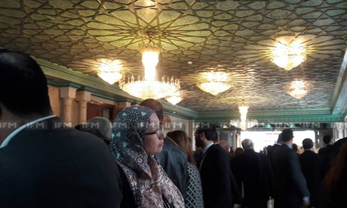 رفع الجلسة العامة المخصصة للحوار مع الشاهد بعد دقائق من انطلاقها 