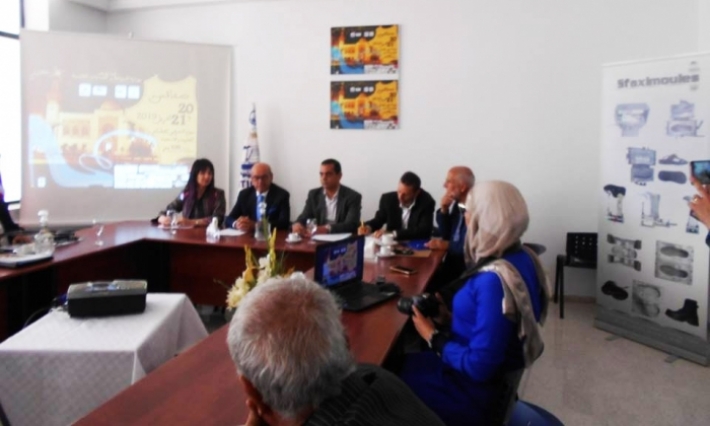 عرض أكبر حذاء في العالم في الدورة الأولى لتظاهرة يوم الحرفي لقطاع الجلود والأحذية في صفاقس