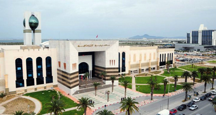 التظاهرات الثقافية تأجيل  مدينة الثقافة