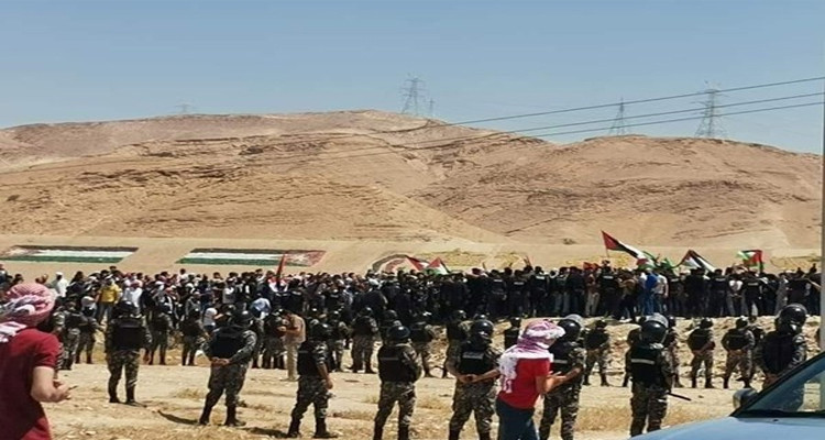 أردنيون يحتشدون على الحدود مع اسرائيل