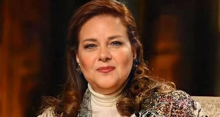 دلال عبد العزيز