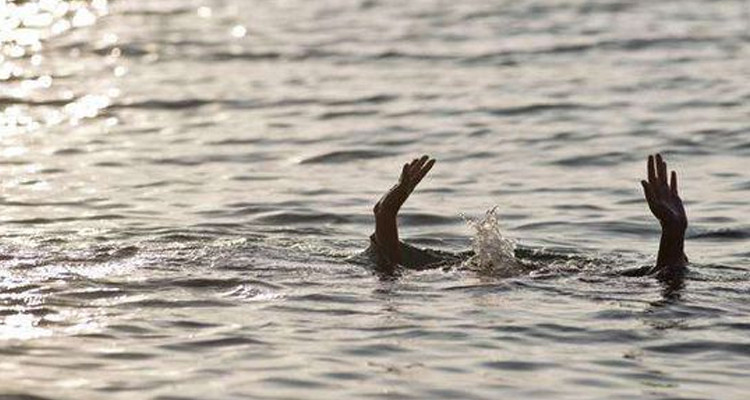 غرق شخص