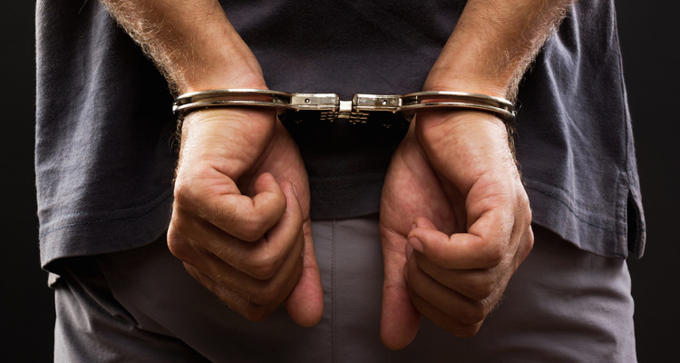 القبض على شخصين