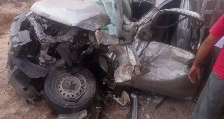 اصطدام بين شاحنة وحافلة في الرقاب