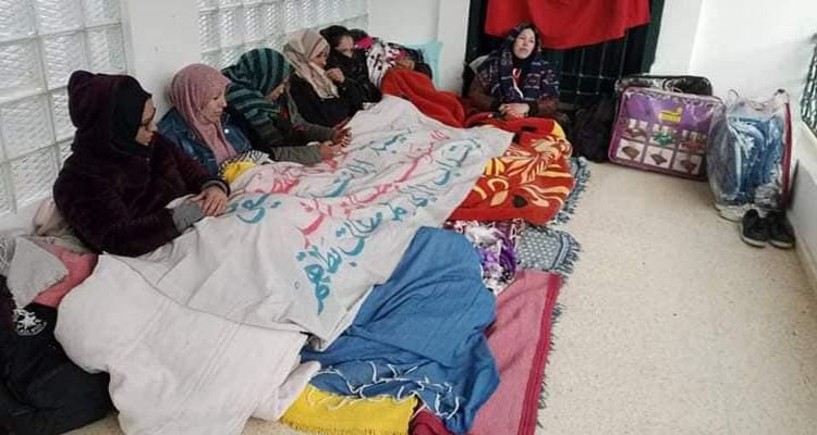 إضراب جوع وحشي للذين فاقت بطالتهم 10 سنوات بمقر ولاية القصرين
