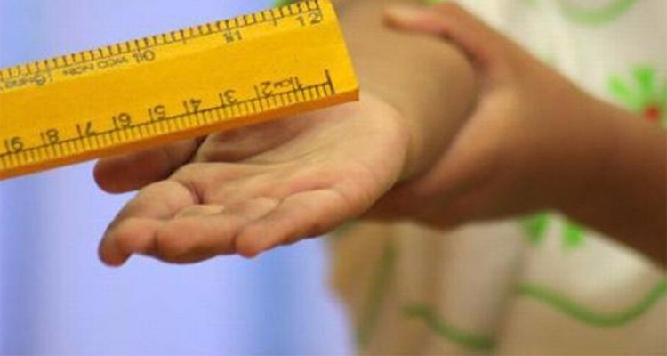 معلم يكسر اصابع لتلميذته في القيروان