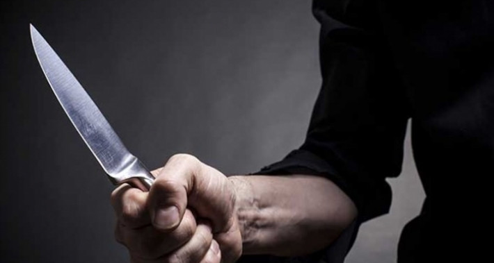 اعتداء بسكين