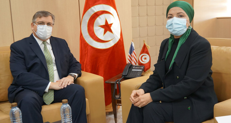 وزيرة العدل تستقبل سفير الولايات المتحدة الأمريكية بتونس