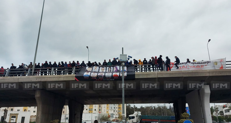 وقفة احتجاجية لحملة تعلم عوم