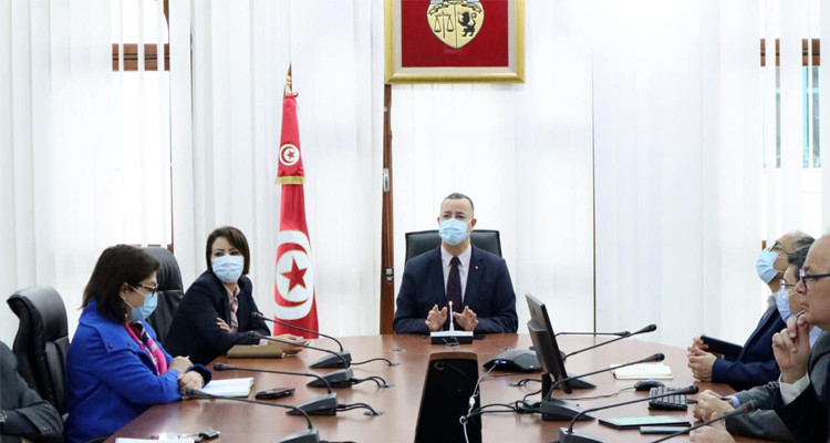 اجتماع داخل وزارة الصحة