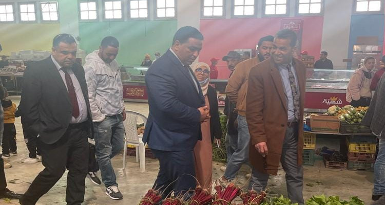 نقطة بيع من المنتج الى المستهلك في قاعة رياضية مغطاة في بن عروس