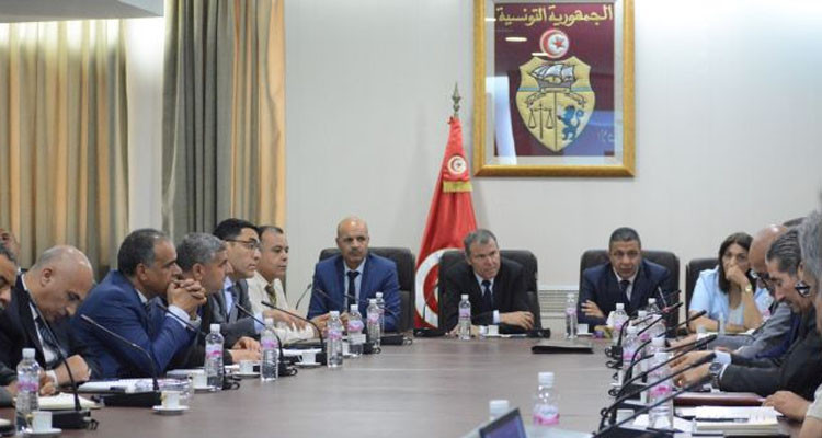 وزارة الداخلية: جلسة عمل خاصة بعودة الجالية التونسيّة بالخارج