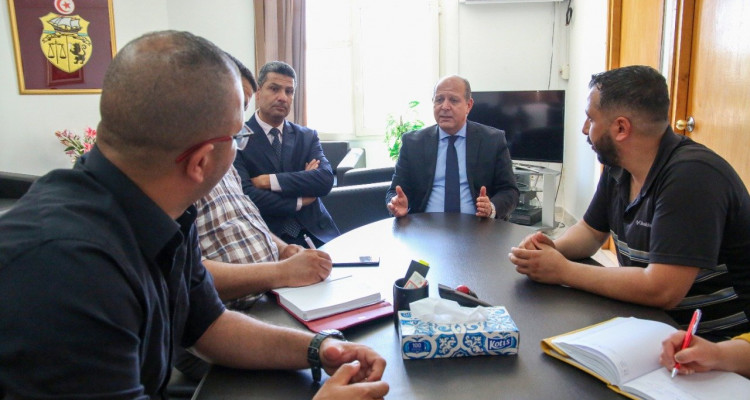 انتداب خريجي المعاهد العليا للرياضة والتربية البدنية المعطلين محور جلسة عمل بوزارة الرياضة