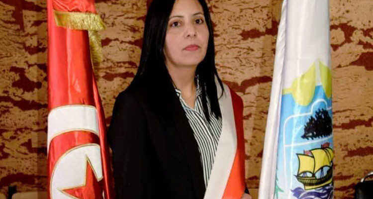 أمال علوي