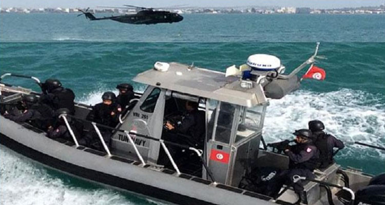 جيش البحر ينقذ 50 مهاجرا غير شرعي