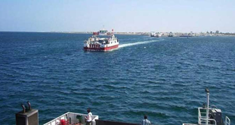 تواصل عمليات البحث عن الشاب الذي سقط من بطّاح جربة