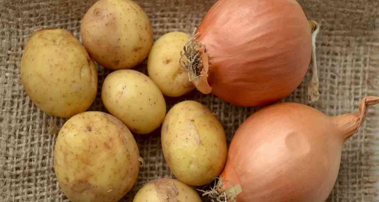 يداية من اليوم: اعتماد هذه الاجراءات لخزن وترويج مادتي البصل الجاف والبطاطا المع