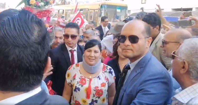 عبير موسي تغادر المصحة وتلتحق بالإعتصام أمام الداخلية