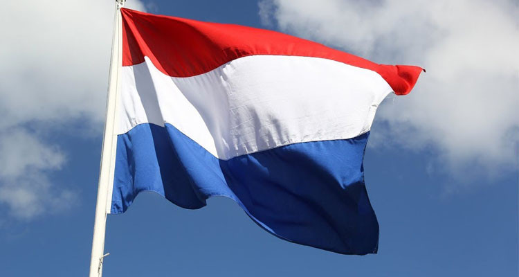 فرنسا تدعو رعاياها إلى مغادرة إيران