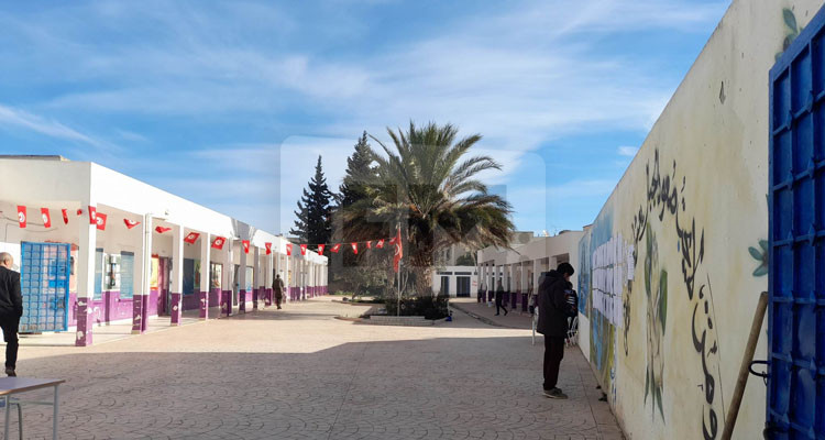 انتخابات تشريعية: نسبة إقبال محتشمة من الشباب في عدد من مراكز الاقتراع