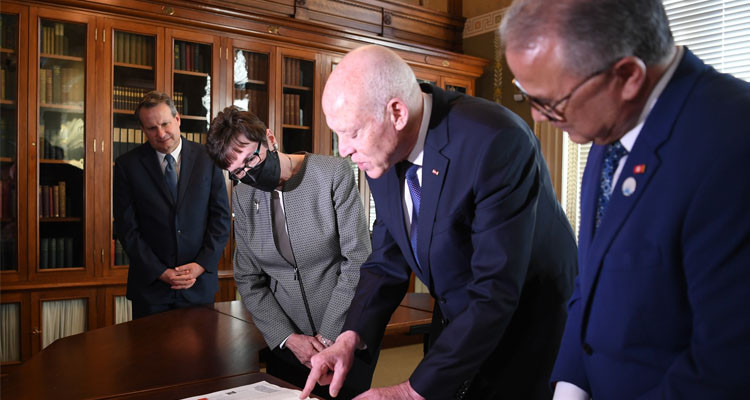 رئيس الدولة يزور مكتبة الكونغرس الأمريكي