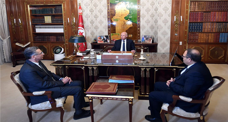 سعيد: هناك من يقوم بتوزيع الأموال لتعطيل سير الدور الثاني من الانتخابات