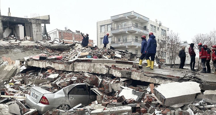 زلزال جديد بقوة 5.6 يضرب وسط تركيا وأمطار غزيرة تعرقل جهود الإنقاذ