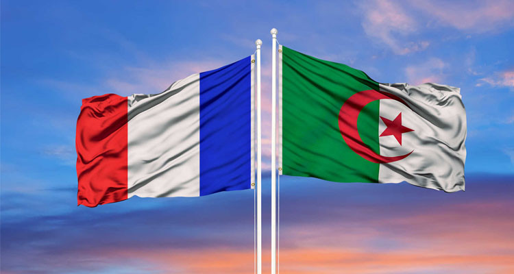 الصحافة الجزائرية تتهم فرنسا بتهريب الناشطة أميرة بوراوي من تونس