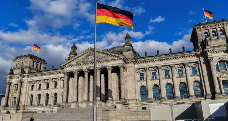 إضراب يشل حركة النقل في ألمانيا اليوم