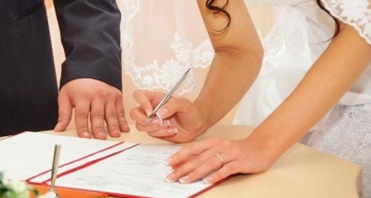 عميد عدول الإشهاد يوضّح كيفية إبرام عقود الزواج في البلديات بعد حل المجالس البلدية