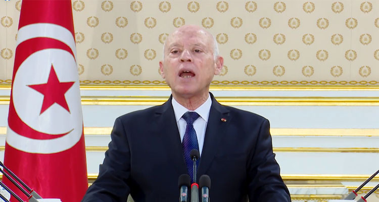 رئيس الدولة يعلن حل كل المجالس البلدية