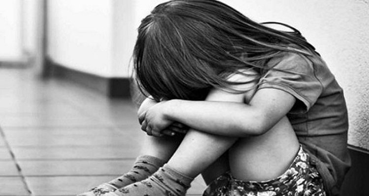 وزارة المرأة تكشف حالة طفلة الـ 5 سنوات التي حاول والدها إضرام النار في جسدها رفق والدتها